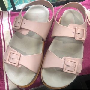 Melissa Jelly size 37 wide EUC.